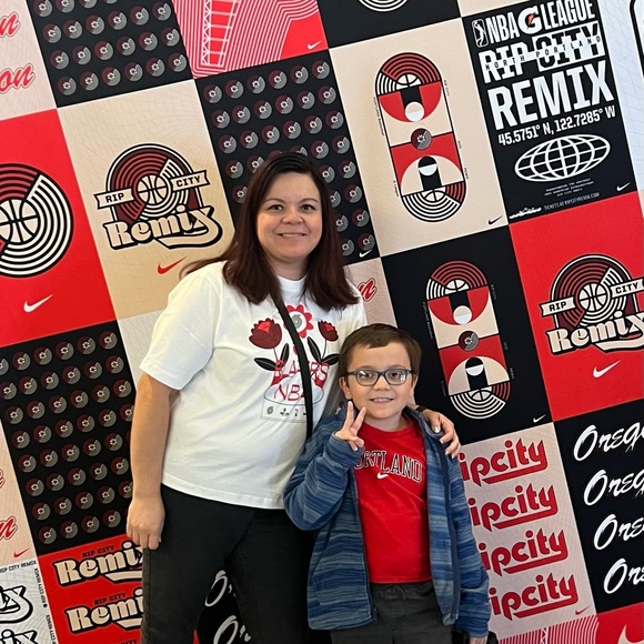 Meet your Posher, Chela - Picture 6 of 6